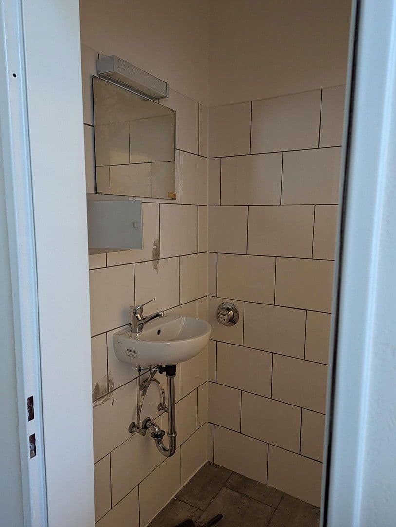 Prodej nebytového prostoru 56 m², Germering-Unterpfaffenhofen, Bavorsko Prodej nebytového prostoru 56 m², Germering-Unterpfaffenhofen, Bavorsko