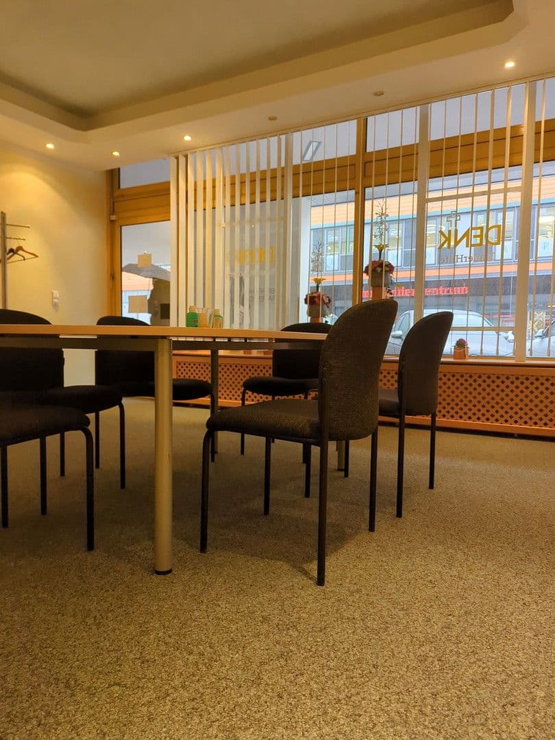 Prodej nebytového prostoru 56 m², Germering-Unterpfaffenhofen, Bavorsko Prodej nebytového prostoru 56 m², Germering-Unterpfaffenhofen, Bavorsko