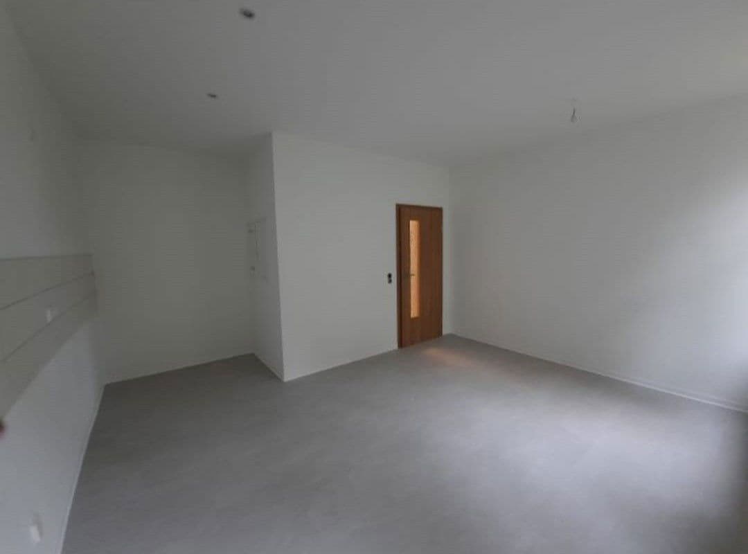 Pronájem bytu 4+1 116 m², August-Bebel-Straße 41, Oppach, Sasko Pronájem bytu 4+1 116 m², August-Bebel-Straße 41, Oppach, Sasko