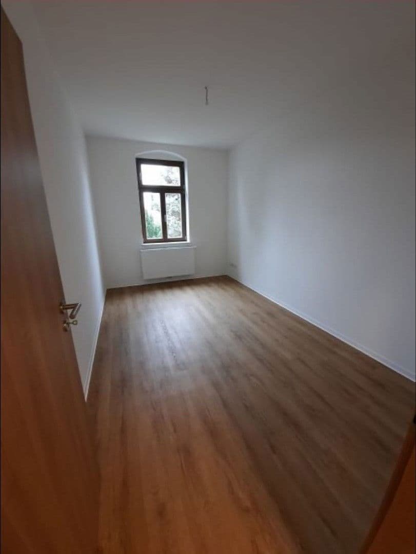 Pronájem bytu 4+1 116 m², August-Bebel-Straße 41, Oppach, Sasko Pronájem bytu 4+1 116 m², August-Bebel-Straße 41, Oppach, Sasko