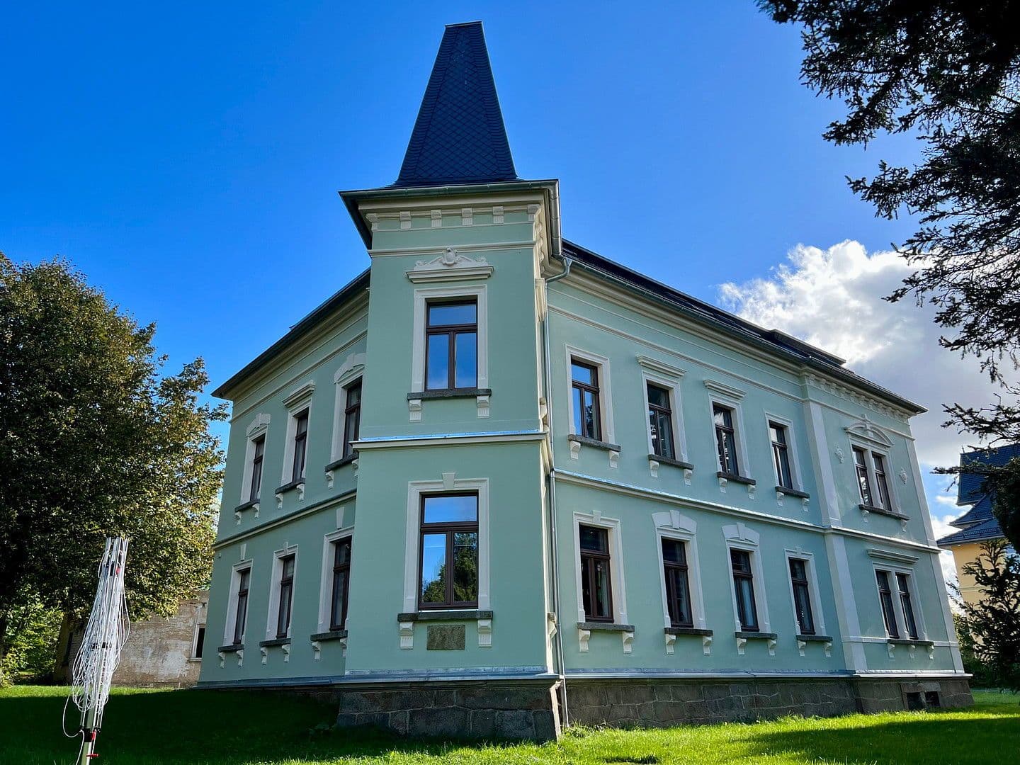 Pronájem bytu 4+1 116 m², August-Bebel-Straße 41, Oppach, Sasko Pronájem bytu 4+1 116 m², August-Bebel-Straße 41, Oppach, Sasko