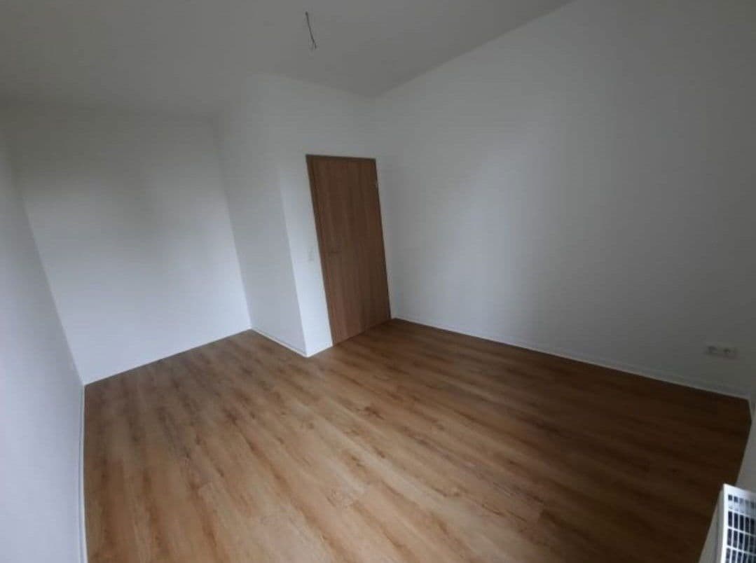 Pronájem bytu 4+1 116 m², August-Bebel-Straße 41, Oppach, Sasko Pronájem bytu 4+1 116 m², August-Bebel-Straße 41, Oppach, Sasko