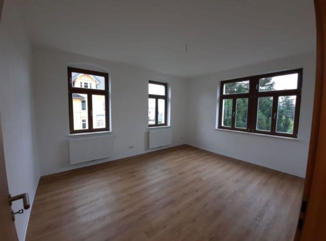 Pronájem bytu 4+1 116 m², August-Bebel-Straße 41, Oppach, Sasko Pronájem bytu 4+1 116 m², August-Bebel-Straße 41, Oppach, Sasko