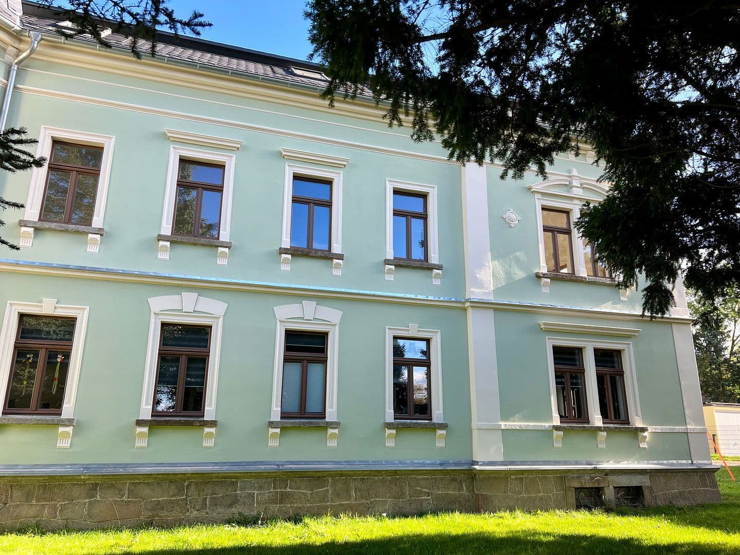 Pronájem bytu 4+1 116 m², August-Bebel-Straße 41, Oppach, Sasko Pronájem bytu 4+1 116 m², August-Bebel-Straße 41, Oppach, Sasko