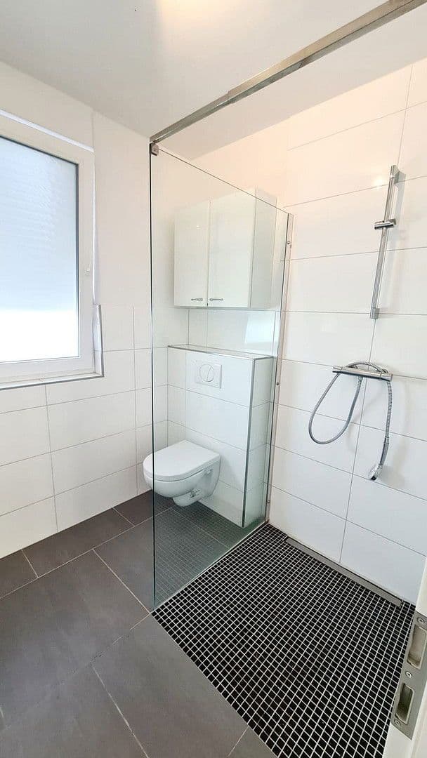 Pronájem bytu 2+1 60 m², Langenfeld (Rheinland), Severní Porýní-Vestfálsko Pronájem bytu 2+1 60 m², Langenfeld (Rheinland), Severní Porýní-Vestfálsko