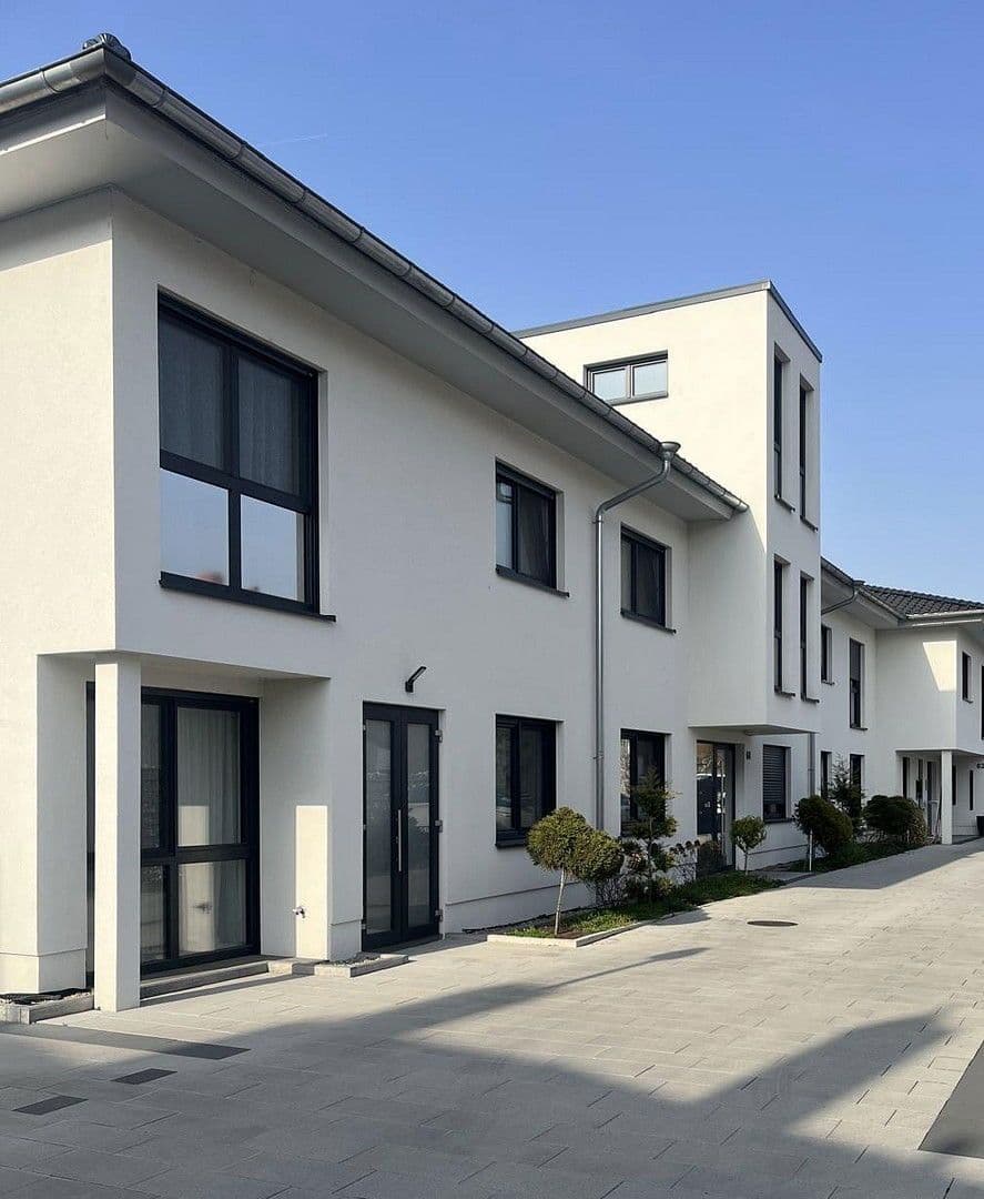 Pronájem bytu 4+1 115 m², Ludwigshafen, Porýní-Falc Pronájem bytu 4+1 115 m², Ludwigshafen, Porýní-Falc