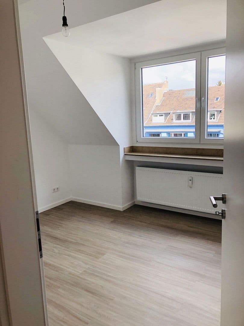 Pronájem bytu 2+kk 58 m², Vautierstr. 77, Düsseldorf, Severní Porýní-Vestfálsko Pronájem bytu 2+kk 58 m², Vautierstr. 77, Düsseldorf, Severní Porýní-Vestfálsko