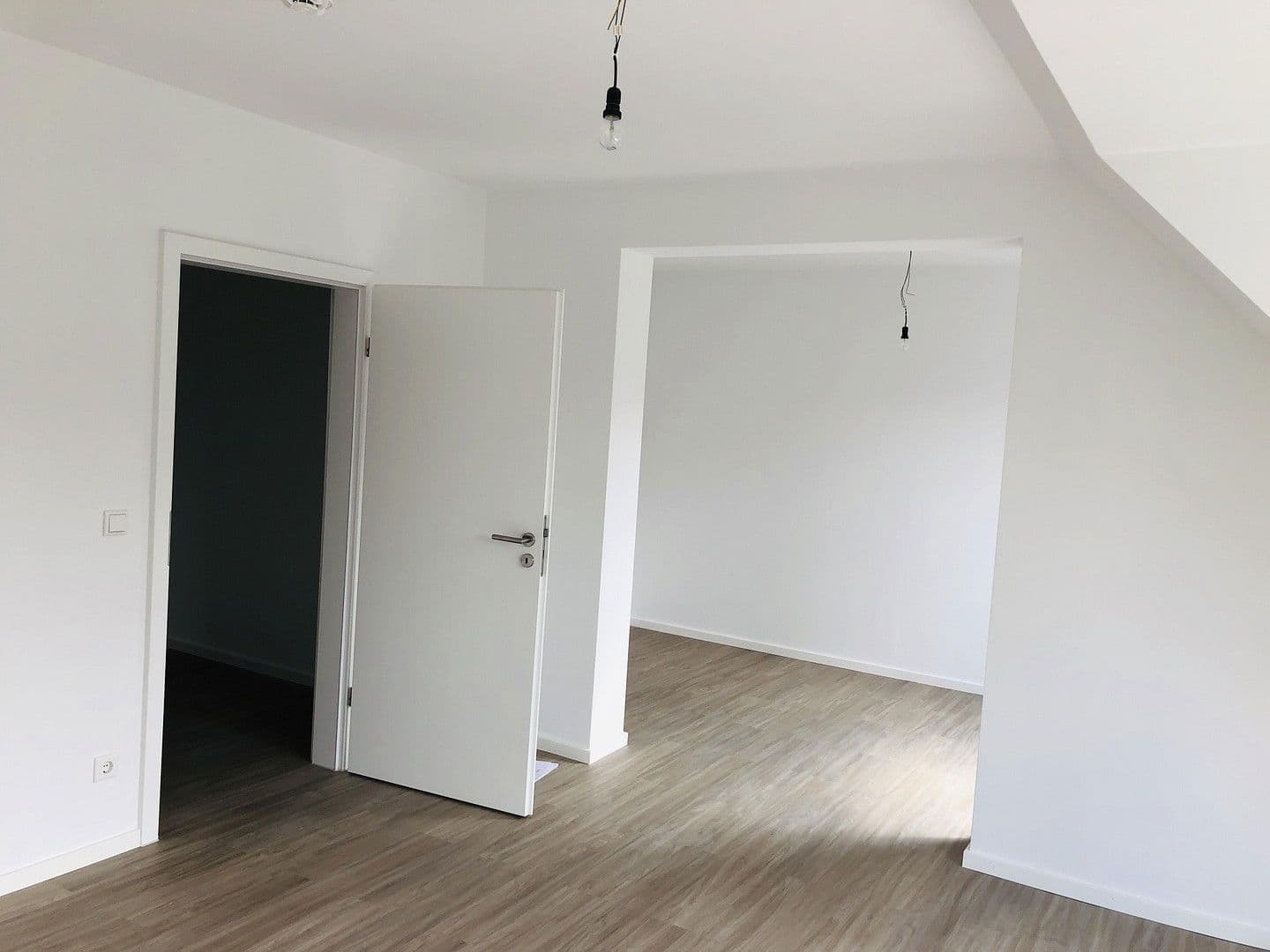 Pronájem bytu 2+kk 58 m², Vautierstr. 77, Düsseldorf, Severní Porýní-Vestfálsko Pronájem bytu 2+kk 58 m², Vautierstr. 77, Düsseldorf, Severní Porýní-Vestfálsko