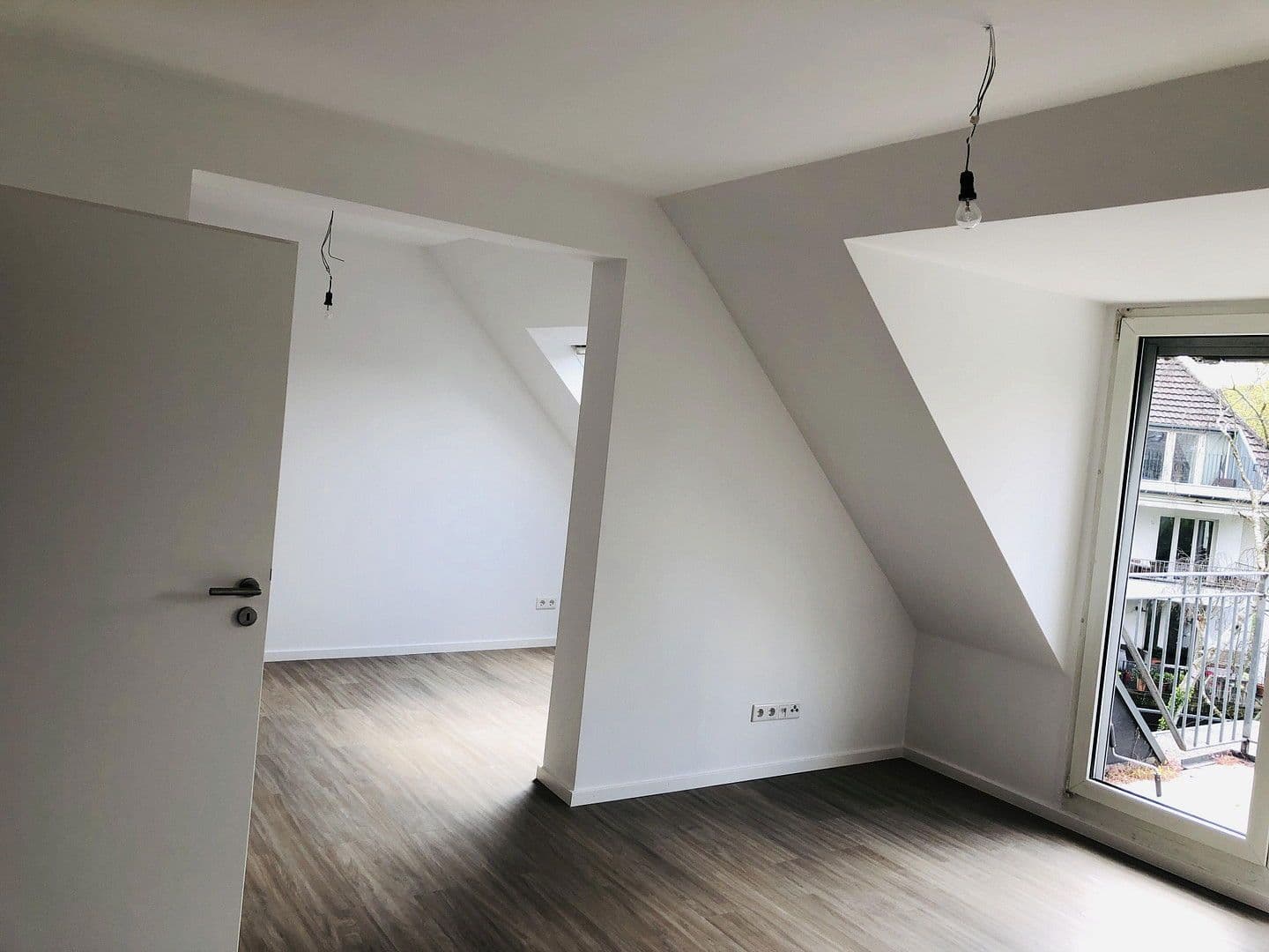 Pronájem bytu 2+kk 58 m², Vautierstr. 77, Düsseldorf, Severní Porýní-Vestfálsko Pronájem bytu 2+kk 58 m², Vautierstr. 77, Düsseldorf, Severní Porýní-Vestfálsko