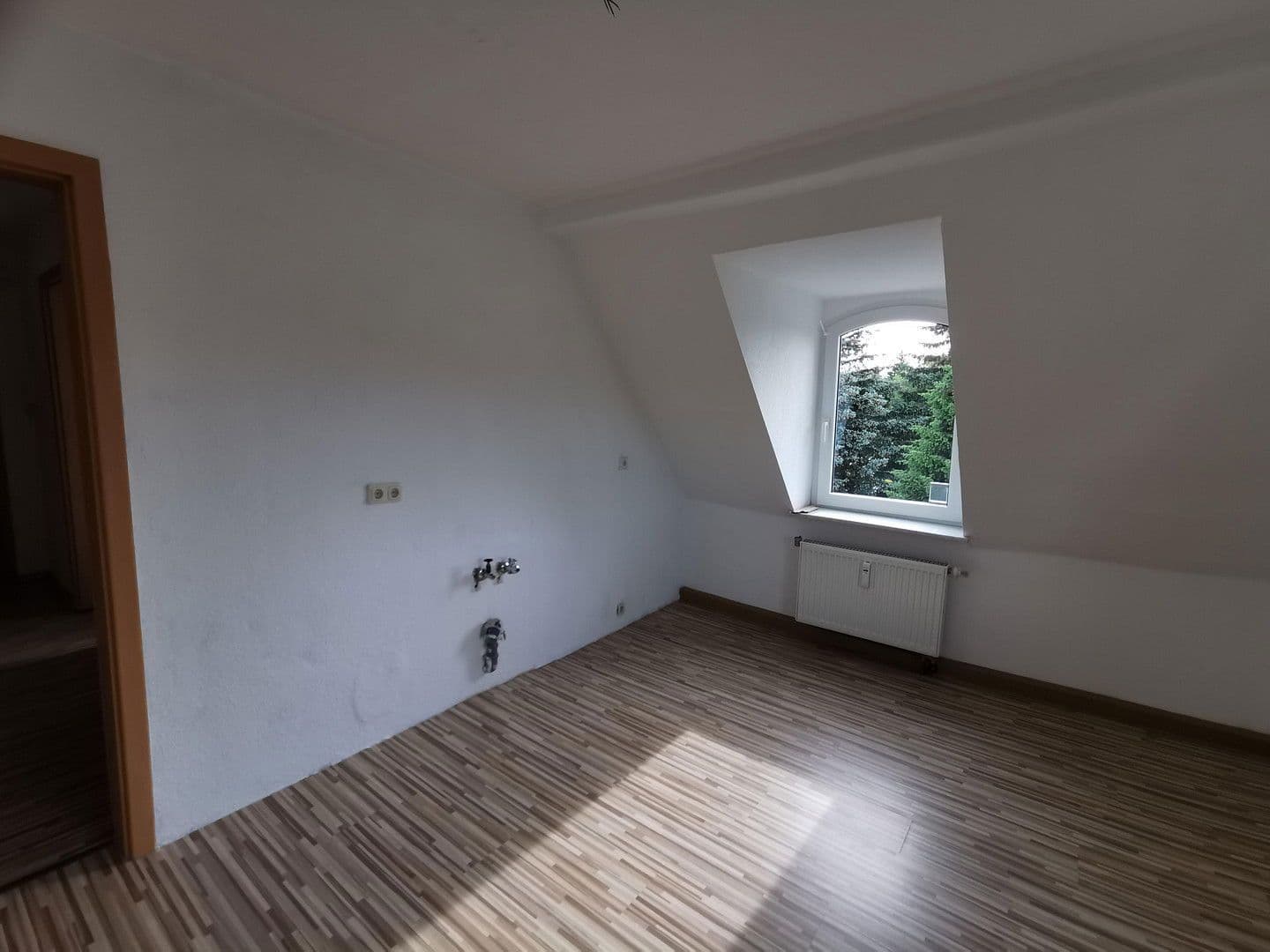 Pronájem bytu 2+1 52 m², Teuchern, Sasko-Anhaltsko Pronájem bytu 2+1 52 m², Teuchern, Sasko-Anhaltsko