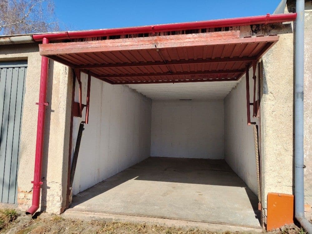 Prodej garáže 19 m², Dlouhá, Šlapanice, Jihomoravský kraj Prodej garáže 19 m², Dlouhá, Šlapanice, Jihomoravský kraj