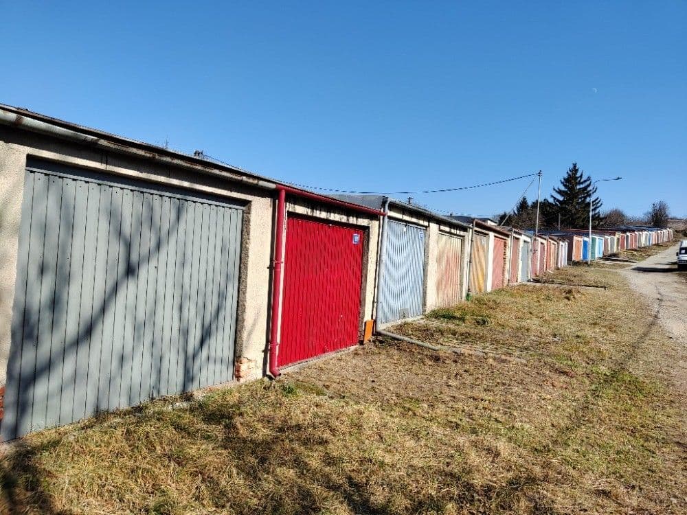 Prodej garáže 19 m², Dlouhá, Šlapanice, Jihomoravský kraj Prodej garáže 19 m², Dlouhá, Šlapanice, Jihomoravský kraj