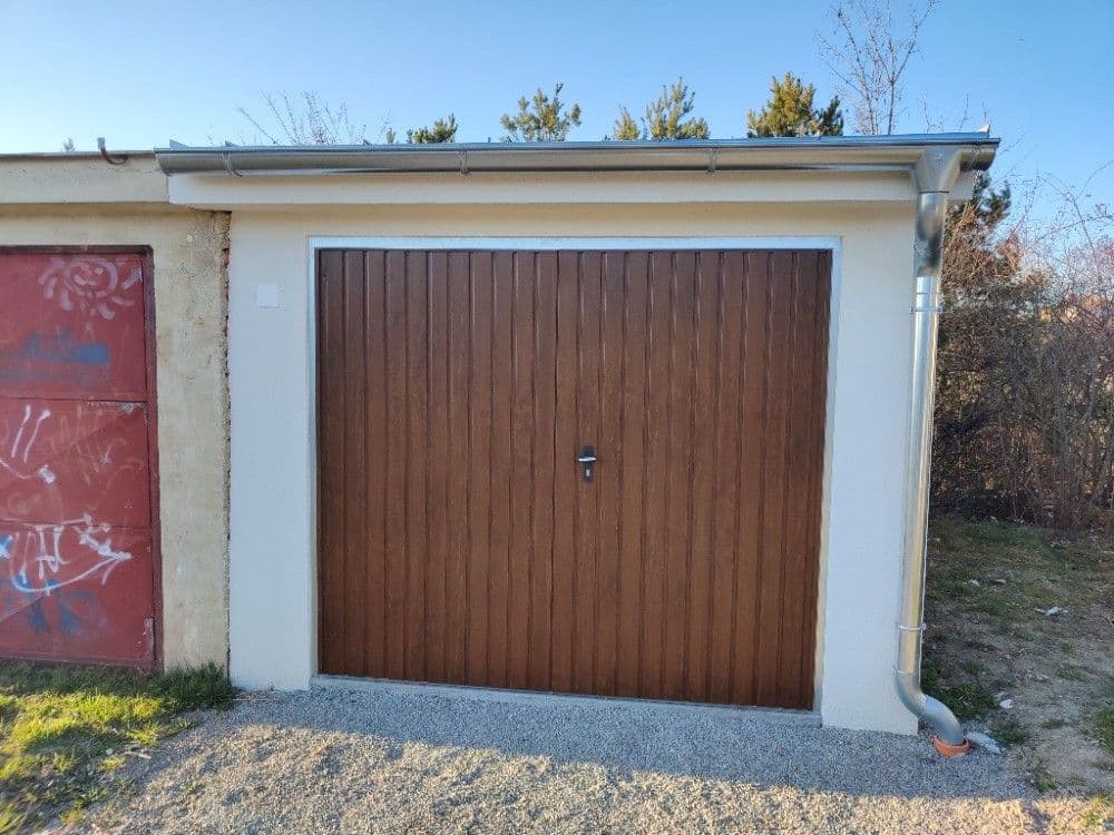 Prodej garáže 19 m², Dlouhá, Šlapanice, Jihomoravský kraj Prodej garáže 19 m², Dlouhá, Šlapanice, Jihomoravský kraj