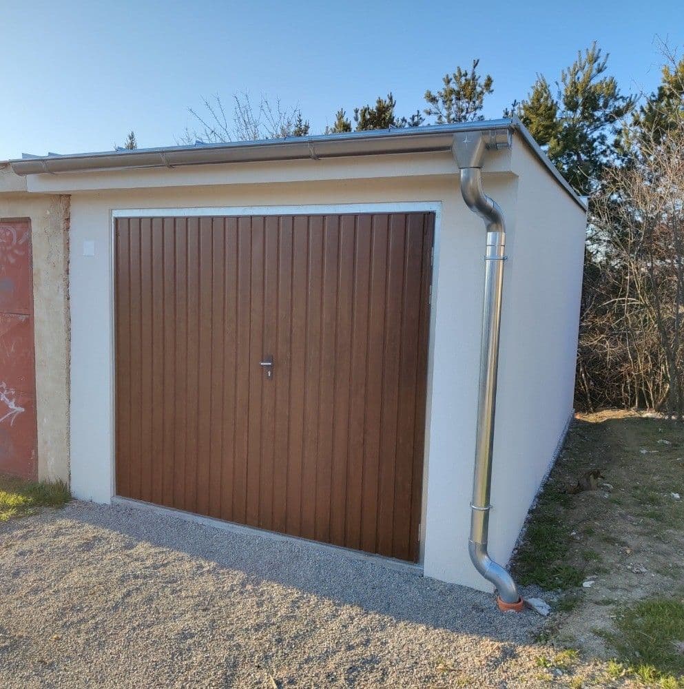 Prodej garáže 19 m², Dlouhá, Šlapanice, Jihomoravský kraj Prodej garáže 19 m², Dlouhá, Šlapanice, Jihomoravský kraj