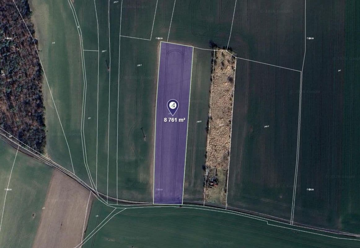 Prodej pozemku 8.761 m², Hlavenec, Středočeský kraj Prodej pozemku 8.761 m², Hlavenec, Středočeský kraj