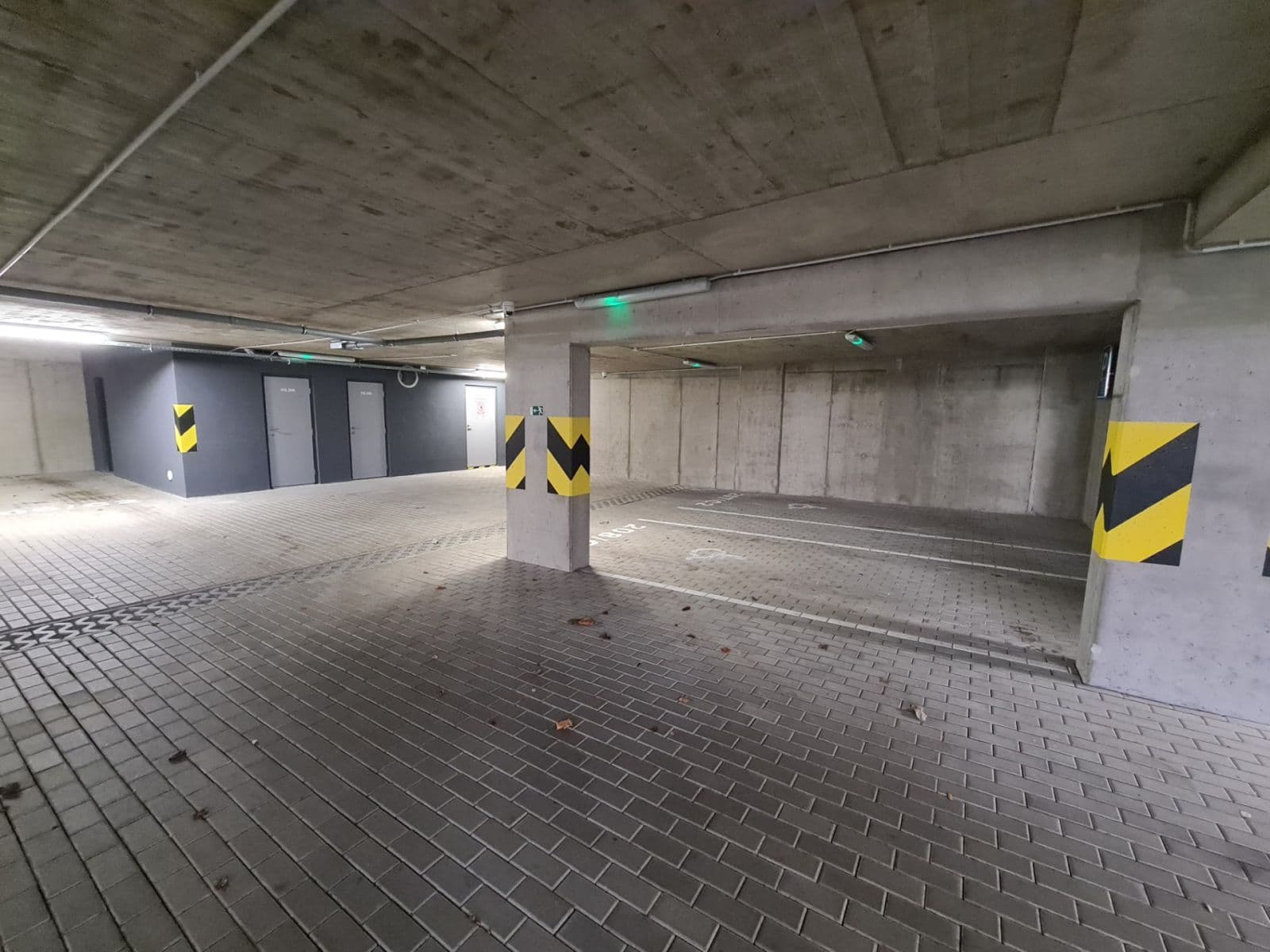 Pronájem garáže 15 m², Makedonská, Praha, Praha Pronájem garáže 15 m², Makedonská, Praha, Praha