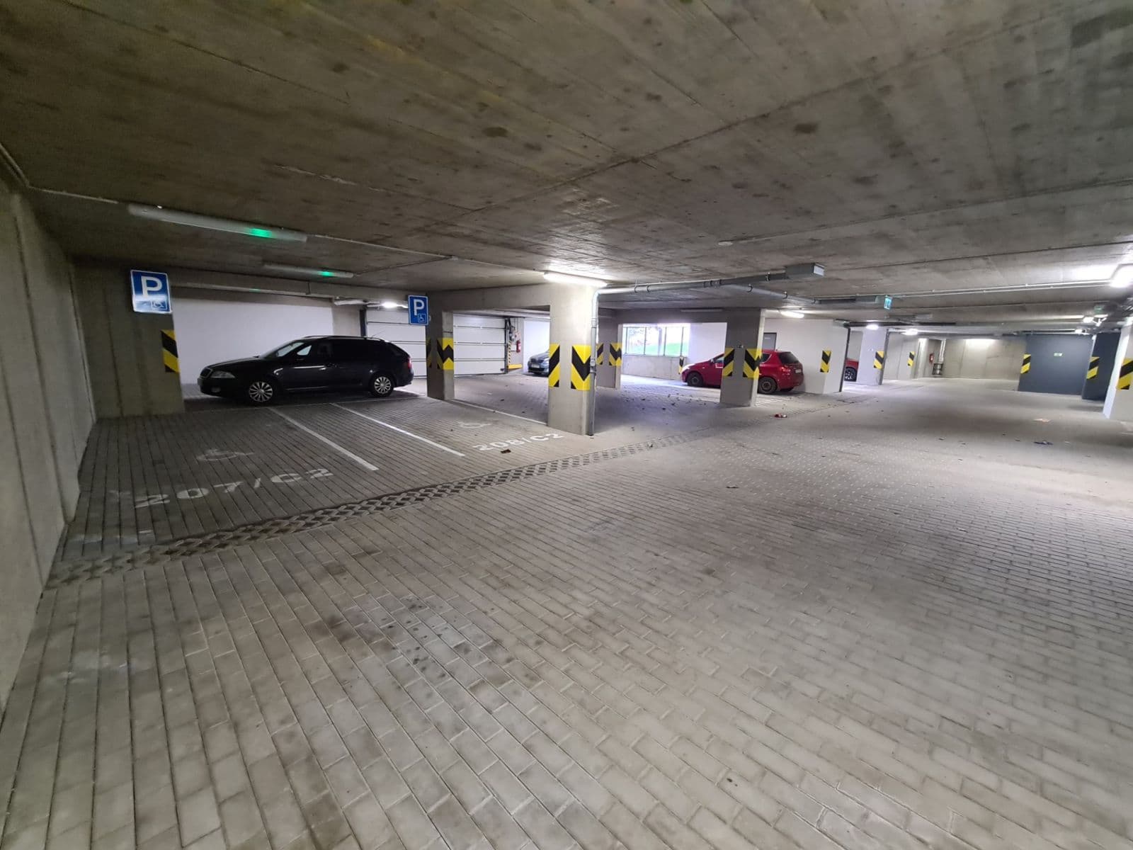 Pronájem garáže 15 m², Makedonská, Praha, Praha Pronájem garáže 15 m², Makedonská, Praha, Praha