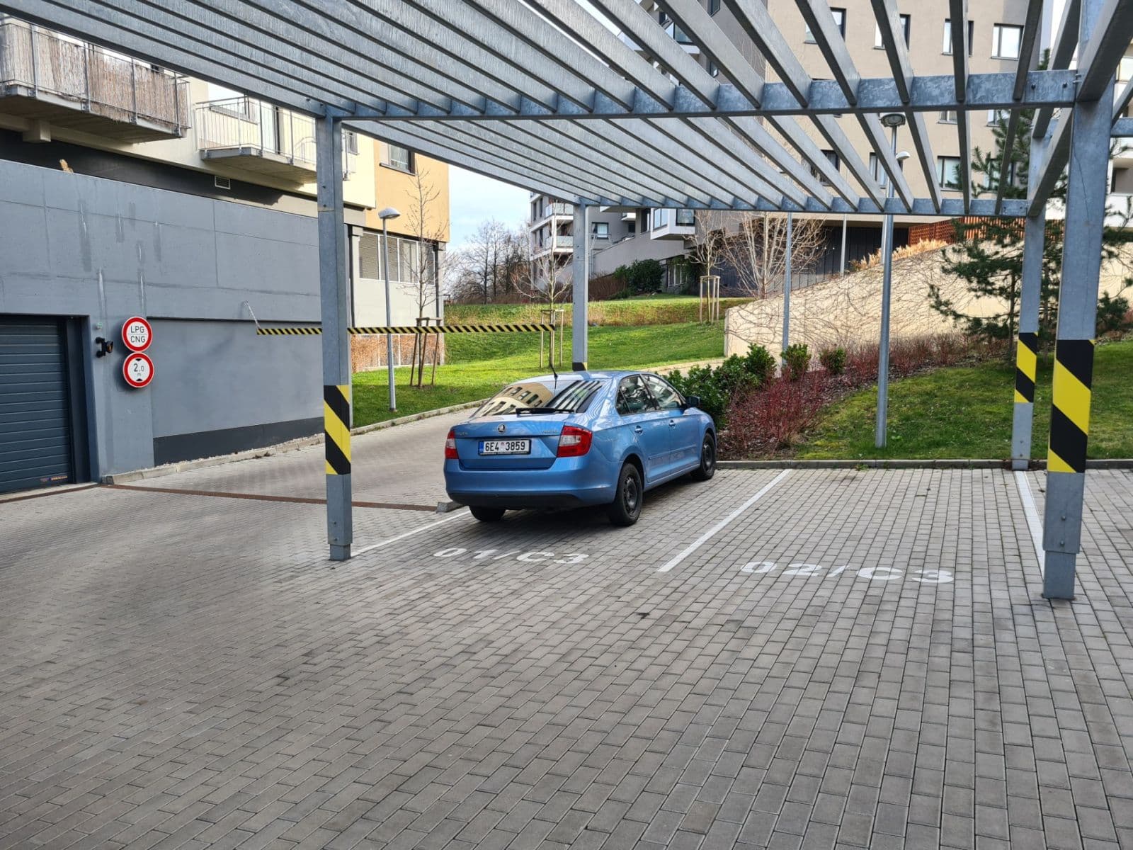 Pronájem garáže 15 m², Makedonská, Praha, Praha Pronájem garáže 15 m², Makedonská, Praha, Praha