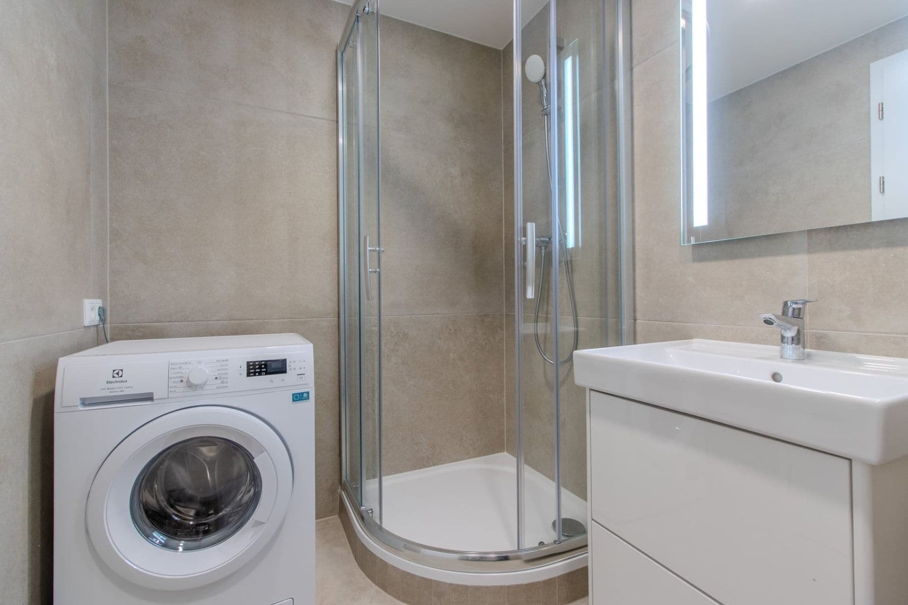 Pronájem bytu 1+kk 33 m², Poděbradská, Praha, Praha Pronájem bytu 1+kk 33 m², Poděbradská, Praha, Praha