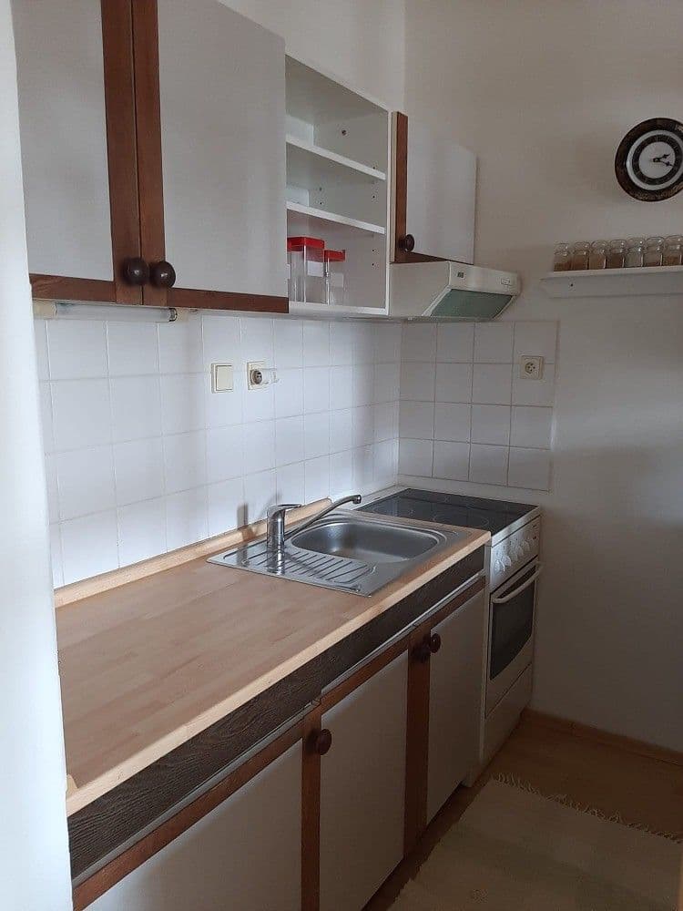 Pronájem bytu 1+kk 32 m², Školská, Hostivice, Středočeský kraj Pronájem bytu 1+kk 32 m², Školská, Hostivice, Středočeský kraj