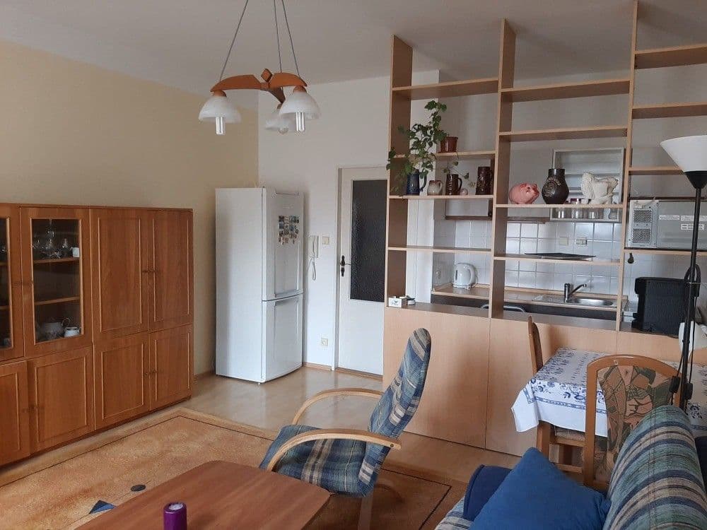 Pronájem bytu 1+kk 32 m², Školská, Hostivice, Středočeský kraj Pronájem bytu 1+kk 32 m², Školská, Hostivice, Středočeský kraj