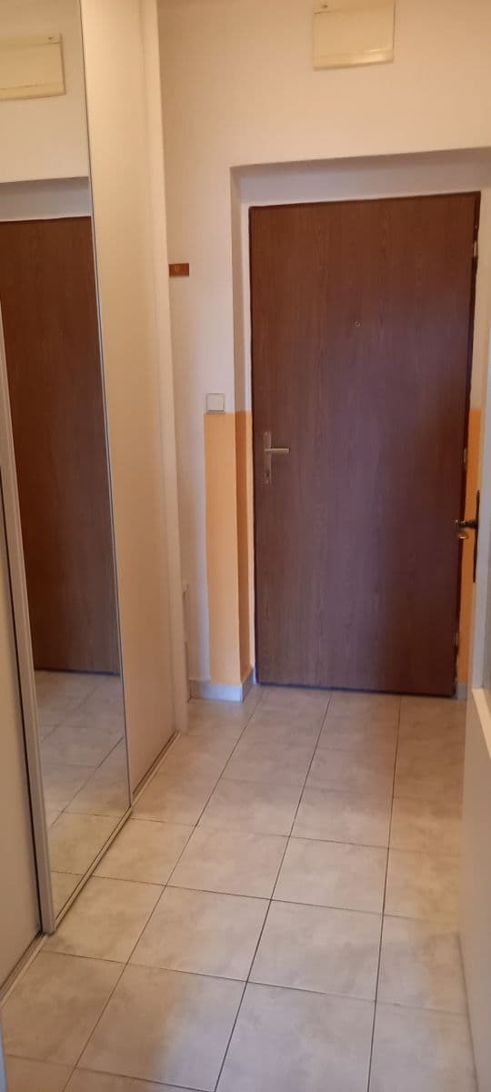 Pronájem bytu 1+kk 32 m², Školská, Hostivice, Středočeský kraj Pronájem bytu 1+kk 32 m², Školská, Hostivice, Středočeský kraj