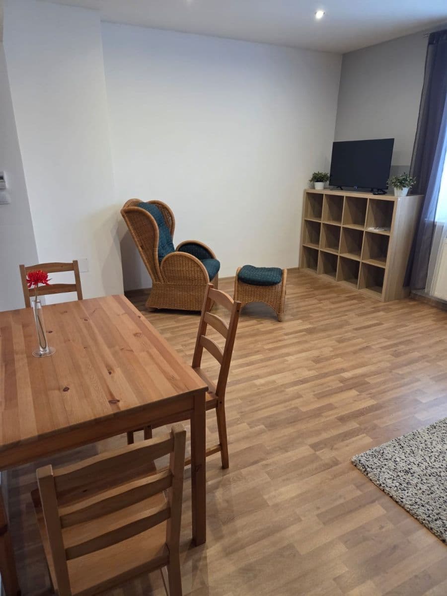 Pronájem bytu 2+kk 46 m², Pod Krocínkou, Praha, Praha Pronájem bytu 2+kk 46 m², Pod Krocínkou, Praha, Praha