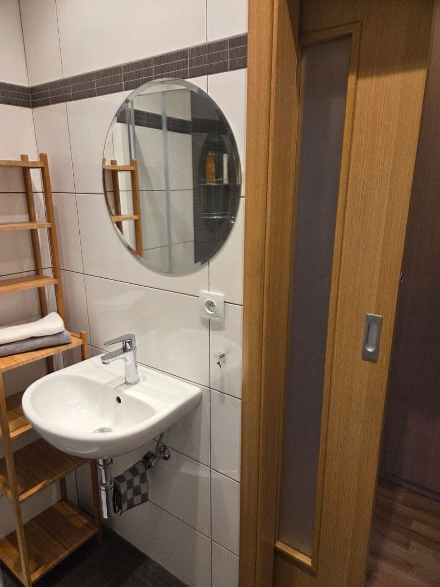 Pronájem bytu 2+kk 46 m², Pod Krocínkou, Praha, Praha Pronájem bytu 2+kk 46 m², Pod Krocínkou, Praha, Praha