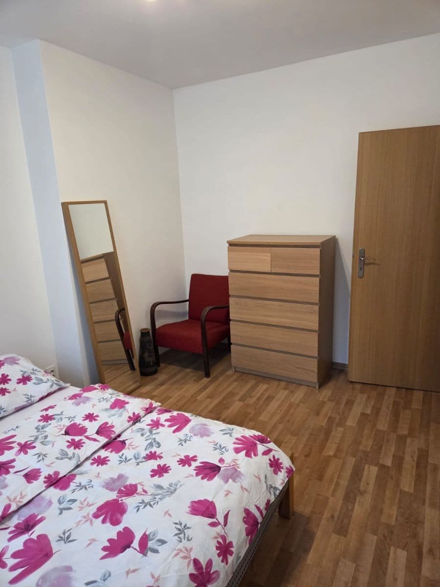 Pronájem bytu 2+kk 46 m², Pod Krocínkou, Praha, Praha Pronájem bytu 2+kk 46 m², Pod Krocínkou, Praha, Praha