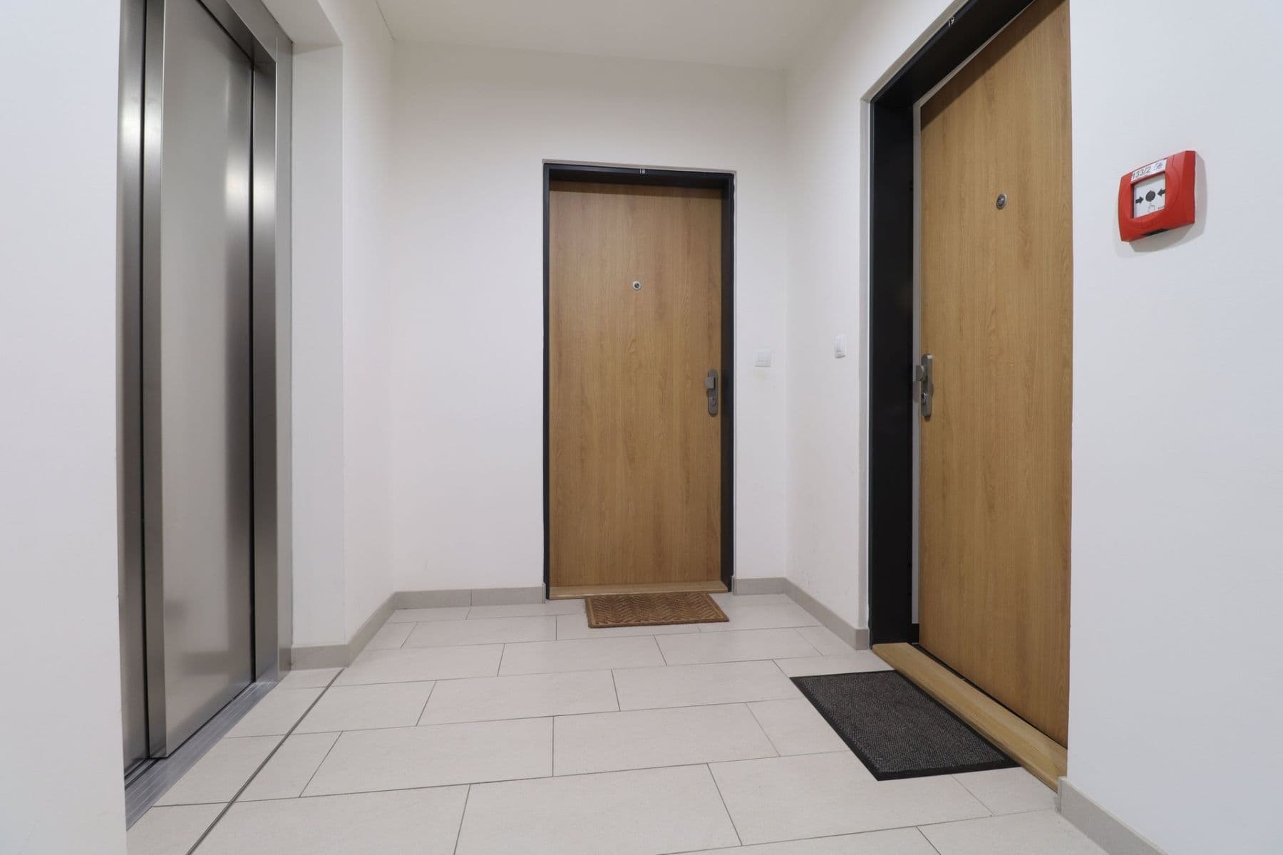 Pronájem bytu 1+kk 38 m², Olgy Havlové, Praha, Praha Pronájem bytu 1+kk 38 m², Olgy Havlové, Praha, Praha