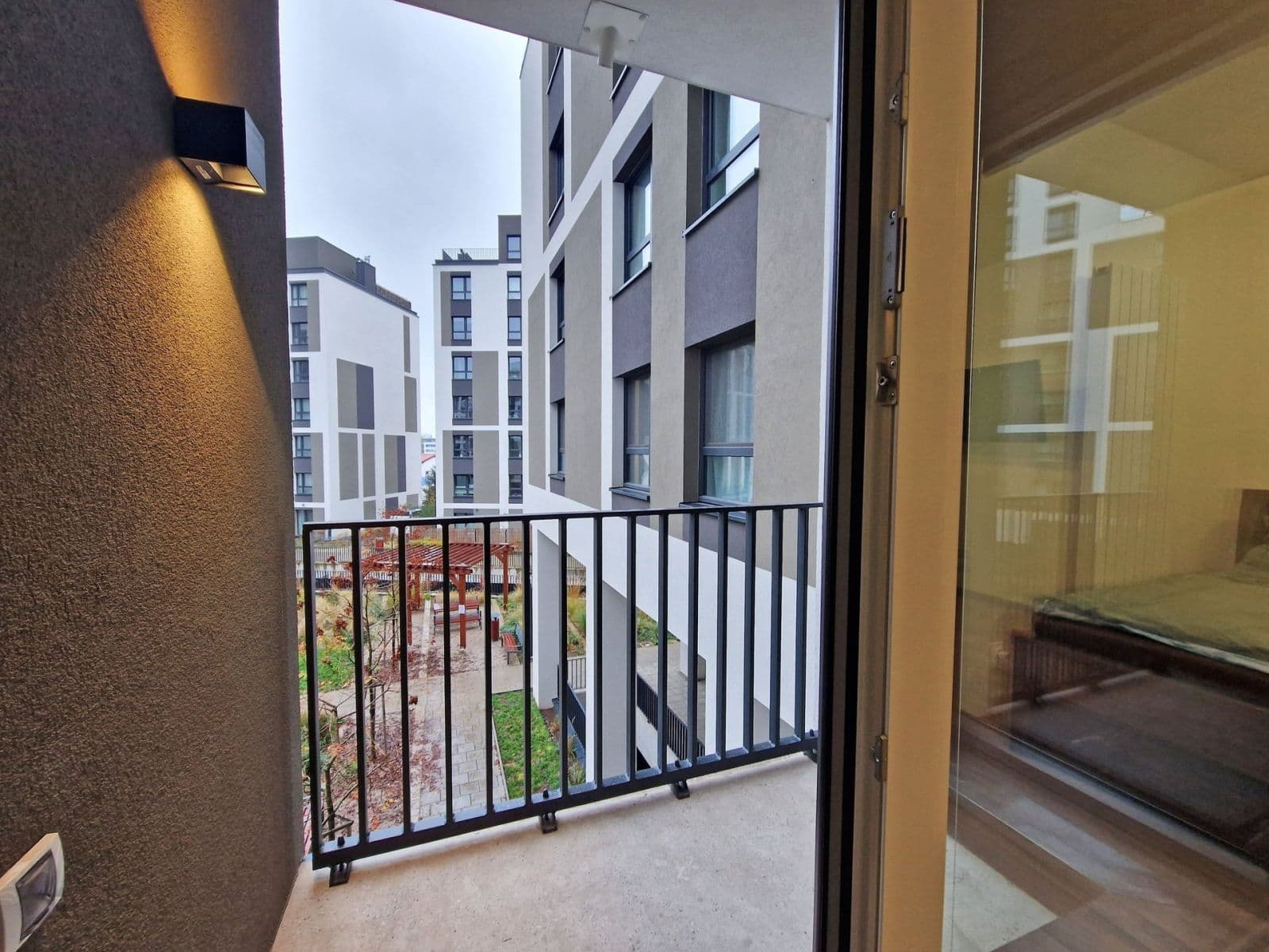 Pronájem bytu 1+kk 38 m², Olgy Havlové, Praha, Praha Pronájem bytu 1+kk 38 m², Olgy Havlové, Praha, Praha