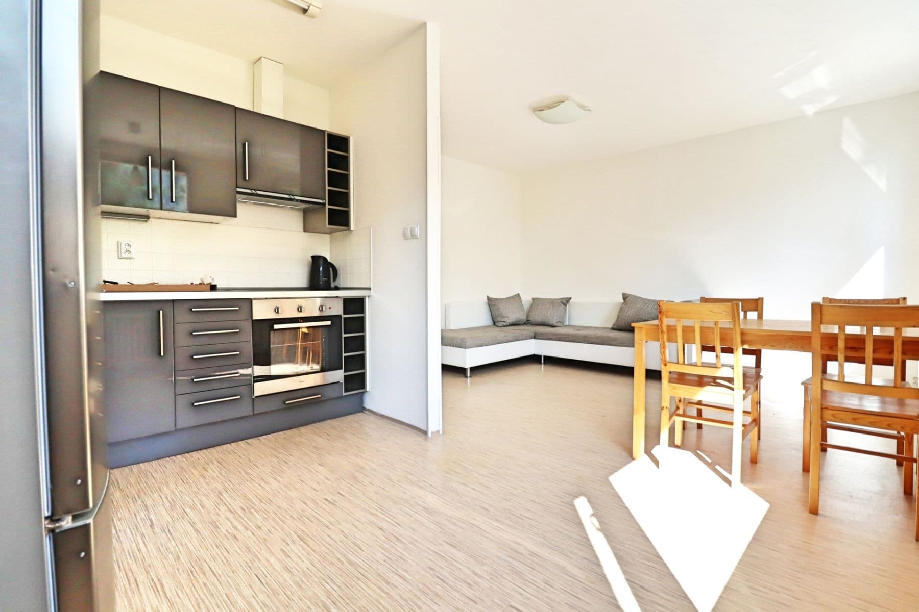 Pronájem bytu 3+kk 56 m², Hurbanova, Praha, Praha Pronájem bytu 3+kk 56 m², Hurbanova, Praha, Praha