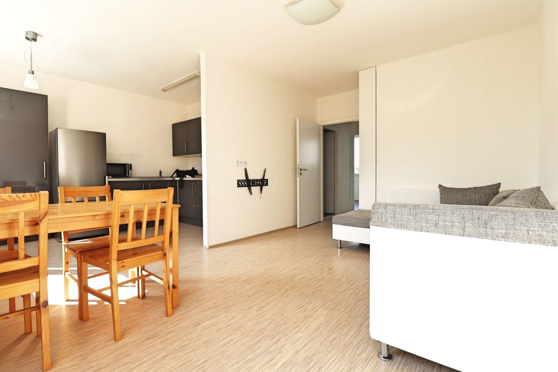 Pronájem bytu 3+kk 56 m², Hurbanova, Praha, Praha Pronájem bytu 3+kk 56 m², Hurbanova, Praha, Praha