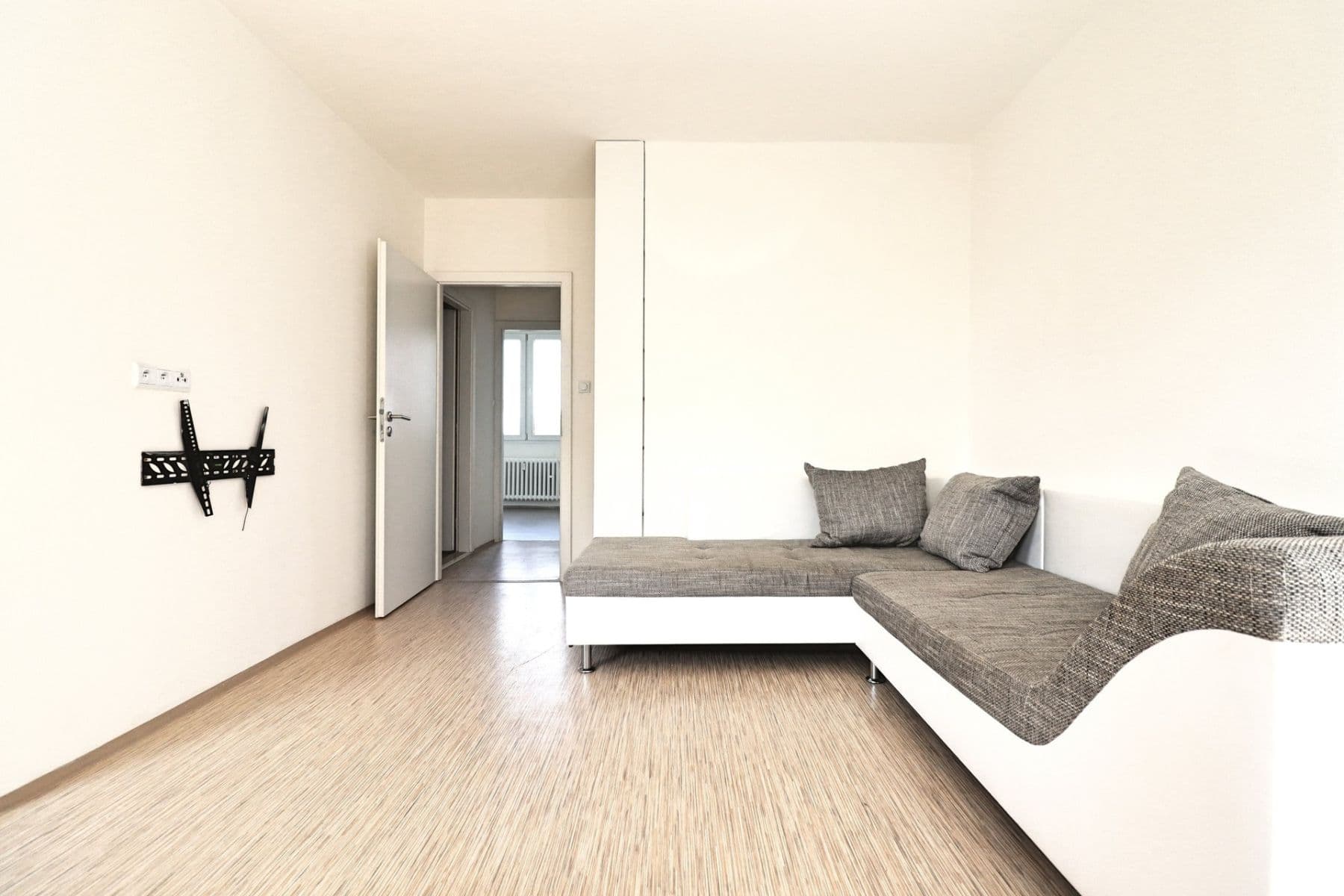 Pronájem bytu 3+kk 56 m², Hurbanova, Praha, Praha Pronájem bytu 3+kk 56 m², Hurbanova, Praha, Praha