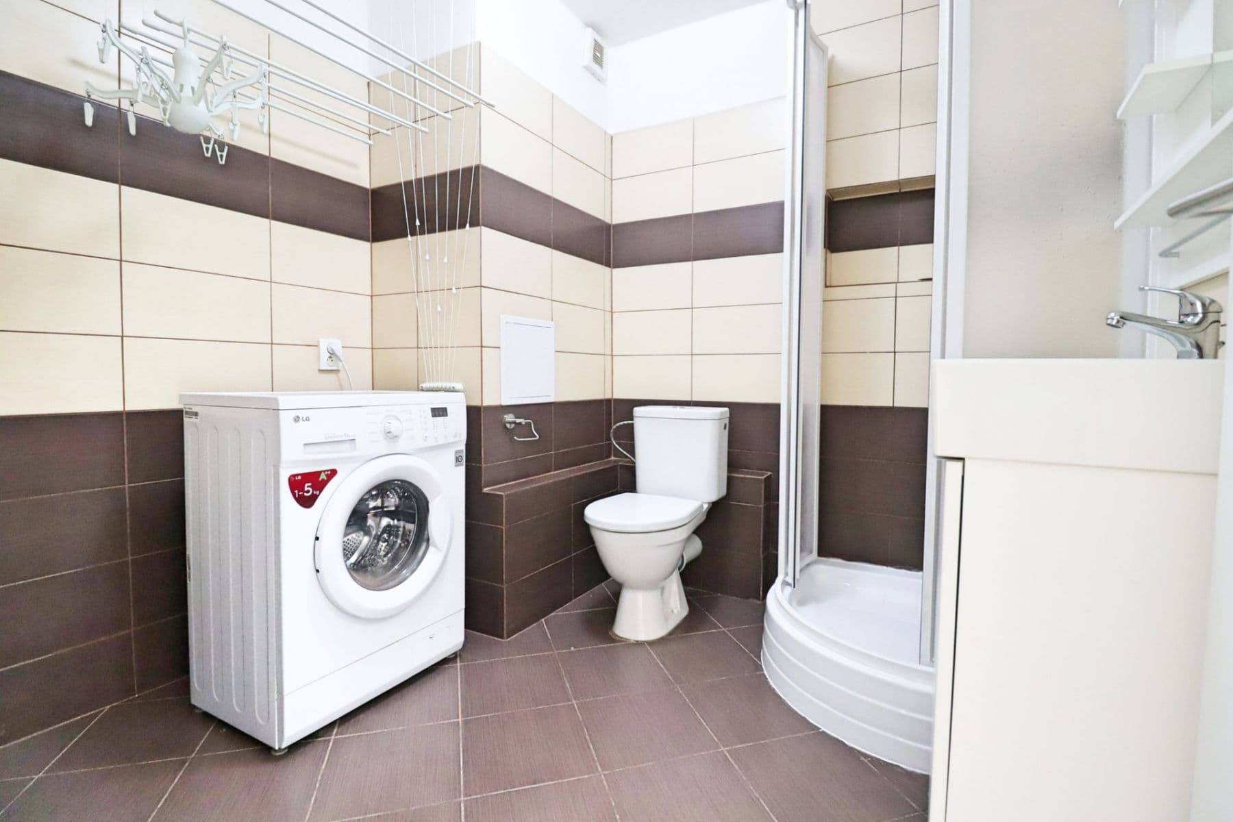 Pronájem bytu 3+kk 56 m², Hurbanova, Praha, Praha Pronájem bytu 3+kk 56 m², Hurbanova, Praha, Praha