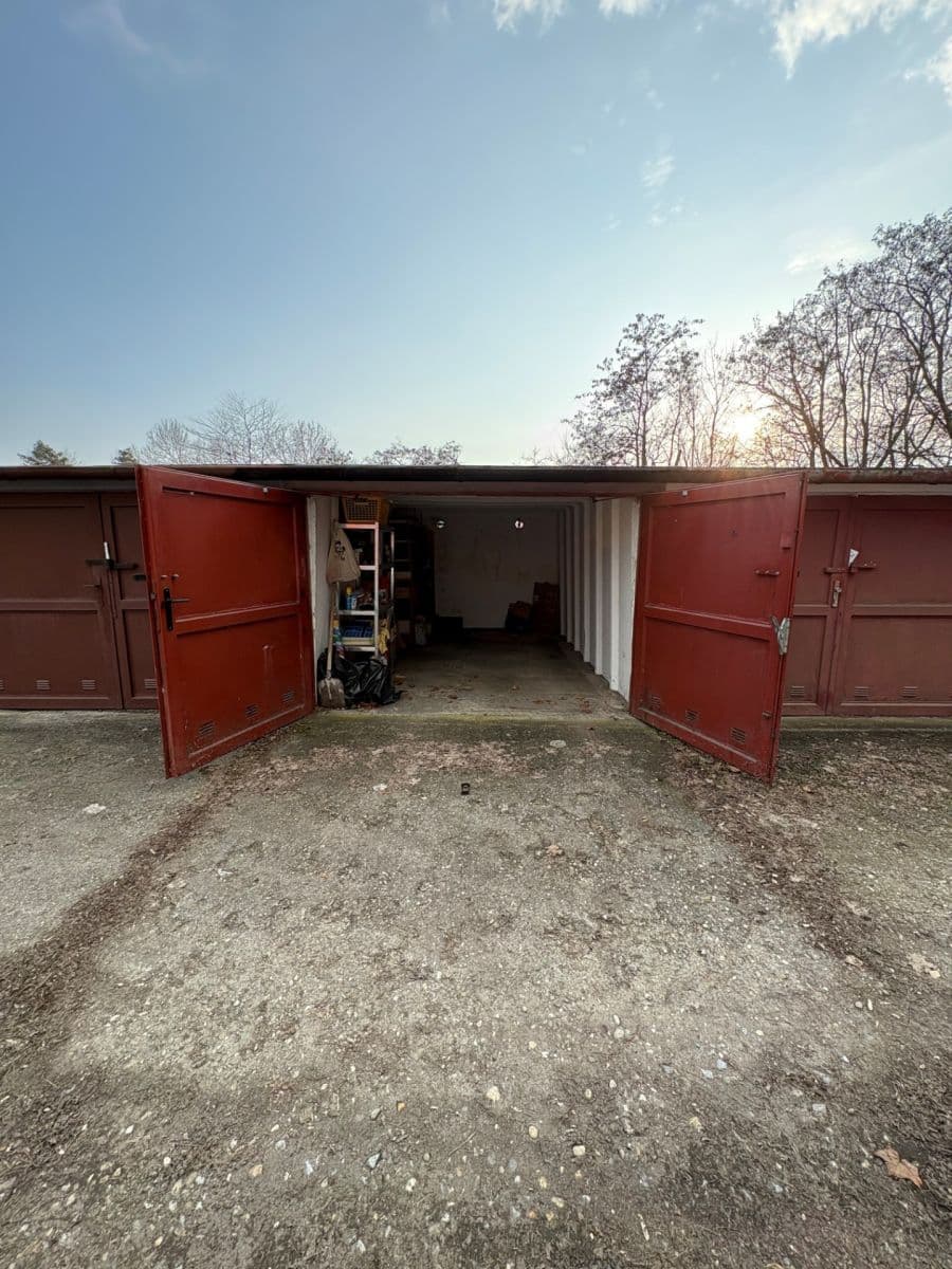 Prodej garáže 17 m², Okružní, Brno, Jihomoravský kraj Prodej garáže 17 m², Okružní, Brno, Jihomoravský kraj