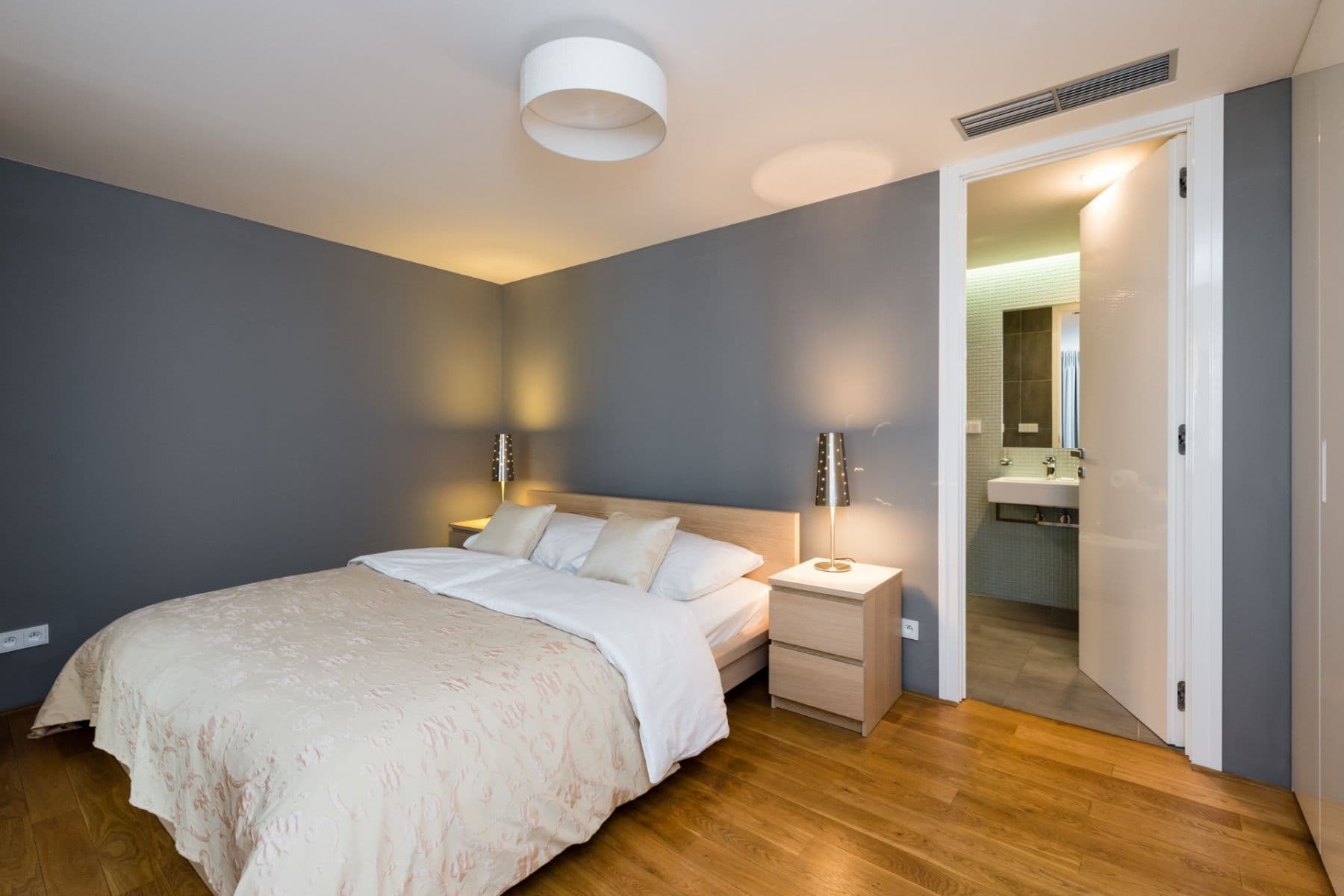 Pronájem bytu 2+kk 108 m², Křižíkova, Praha, Praha Pronájem bytu 2+kk 108 m², Křižíkova, Praha, Praha