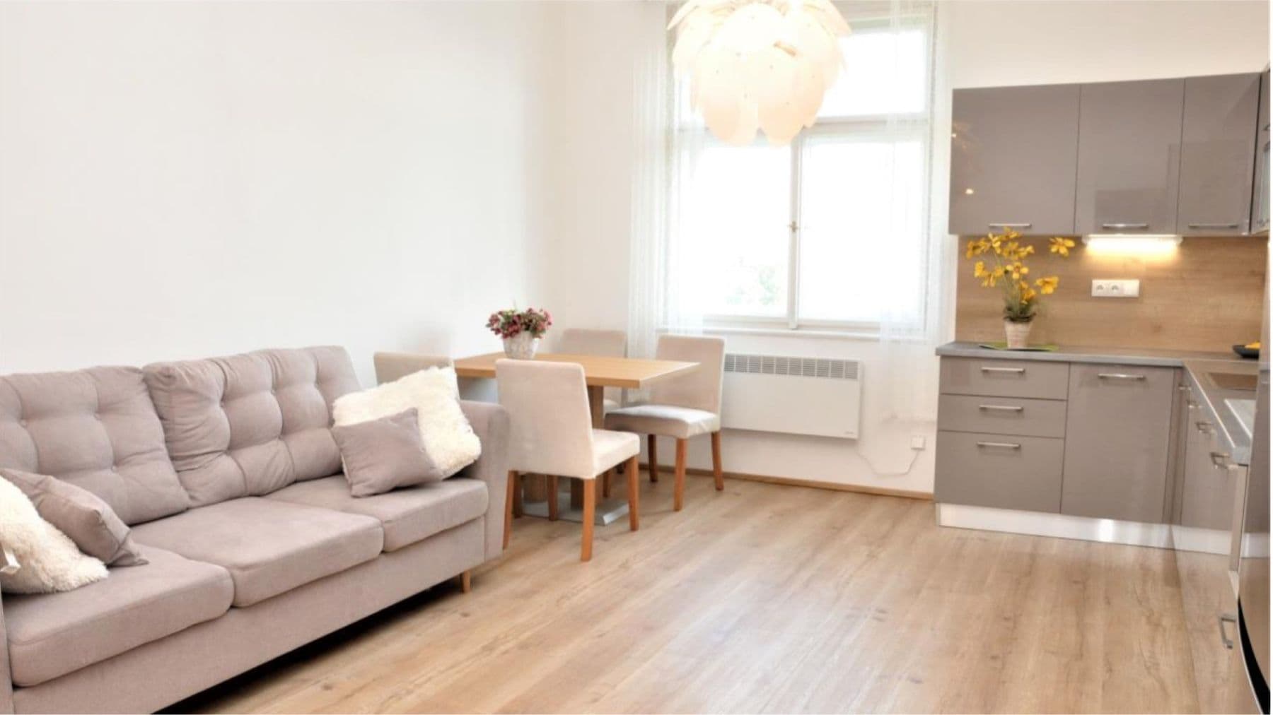 Prodej bytu 3+kk 80 m², náměstí Jiřího z Lobkovic, Praha, Praha Prodej bytu 3+kk 80 m², náměstí Jiřího z Lobkovic, Praha, Praha