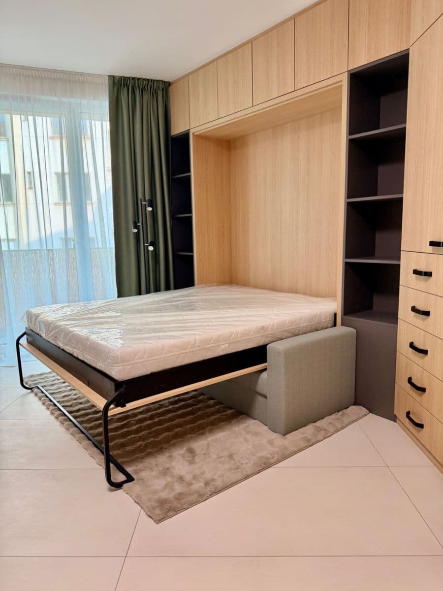 Pronájem bytu 1+kk 30 m², Krymská, Praha, Praha Pronájem bytu 1+kk 30 m², Krymská, Praha, Praha