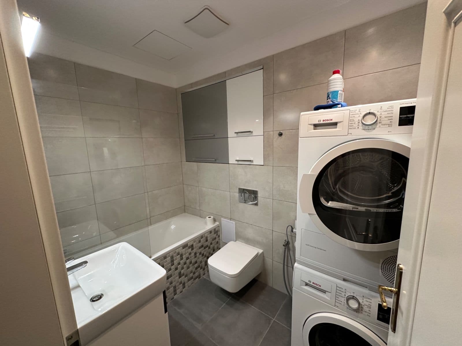 Pronájem bytu 2+kk 40 m², U Studánky, Praha, Praha Pronájem bytu 2+kk 40 m², U Studánky, Praha, Praha