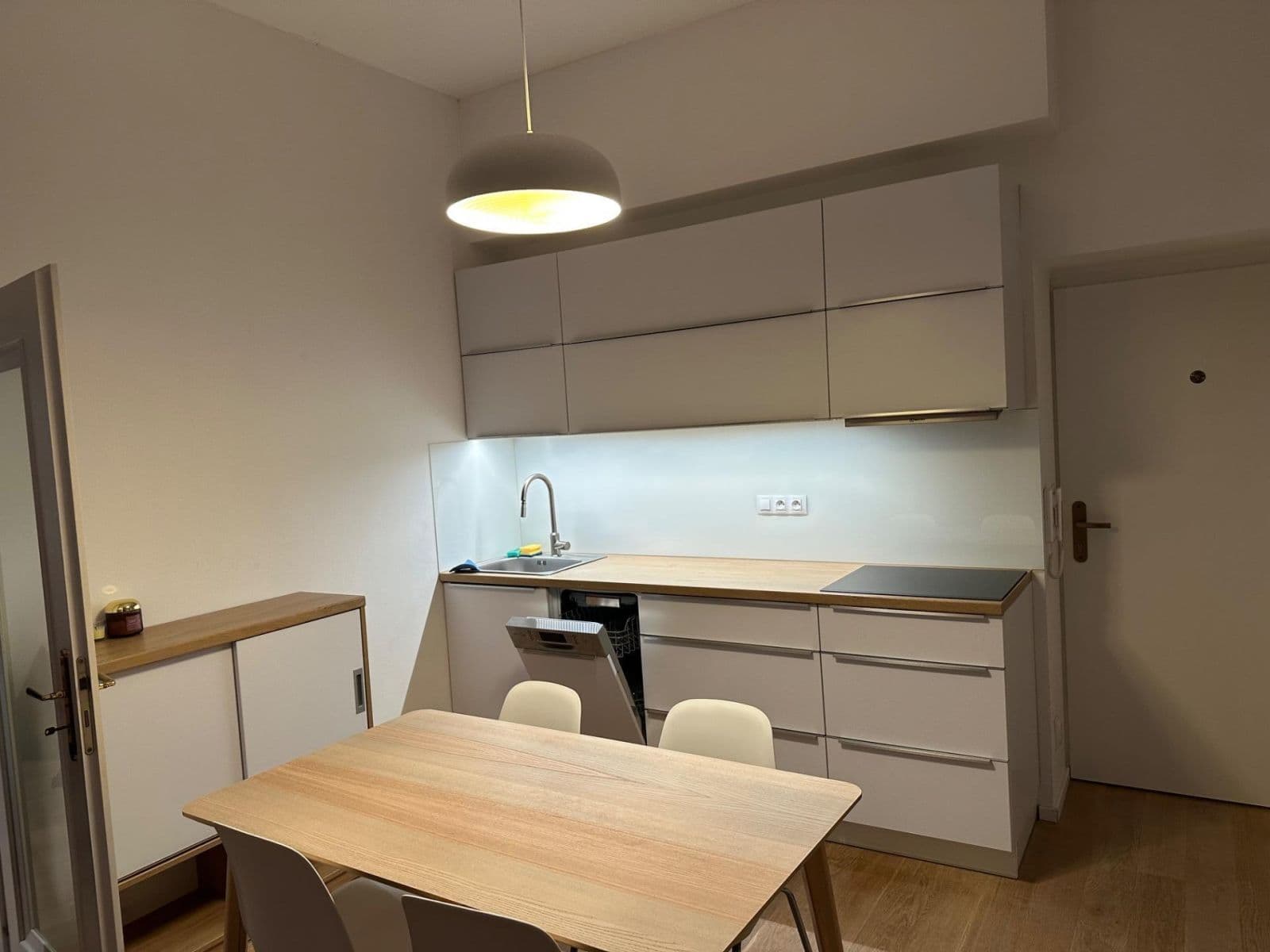 Pronájem bytu 2+kk 40 m², U Studánky, Praha, Praha Pronájem bytu 2+kk 40 m², U Studánky, Praha, Praha