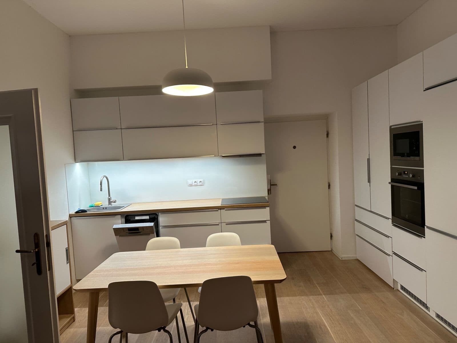 Pronájem bytu 2+kk 40 m², U Studánky, Praha, Praha Pronájem bytu 2+kk 40 m², U Studánky, Praha, Praha