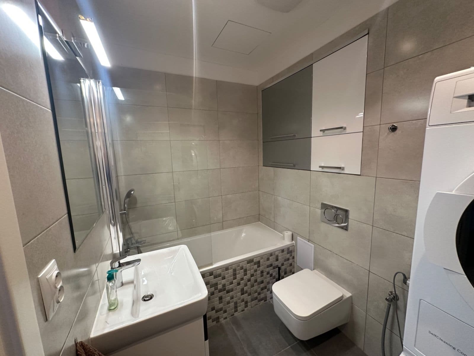 Pronájem bytu 2+kk 40 m², U Studánky, Praha, Praha Pronájem bytu 2+kk 40 m², U Studánky, Praha, Praha