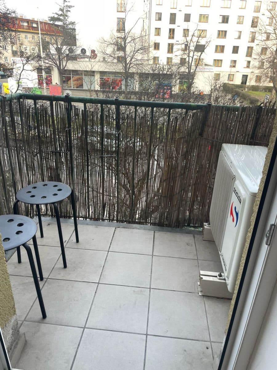 Pronájem bytu 2+1 63 m², Bělocerkevská, Praha, Praha Pronájem bytu 2+1 63 m², Bělocerkevská, Praha, Praha