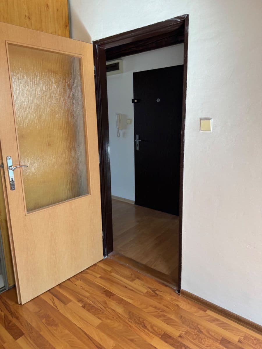 Pronájem bytu 2+kk 78 m², Komárovská, Brno, Jihomoravský kraj Pronájem bytu 2+kk 78 m², Komárovská, Brno, Jihomoravský kraj