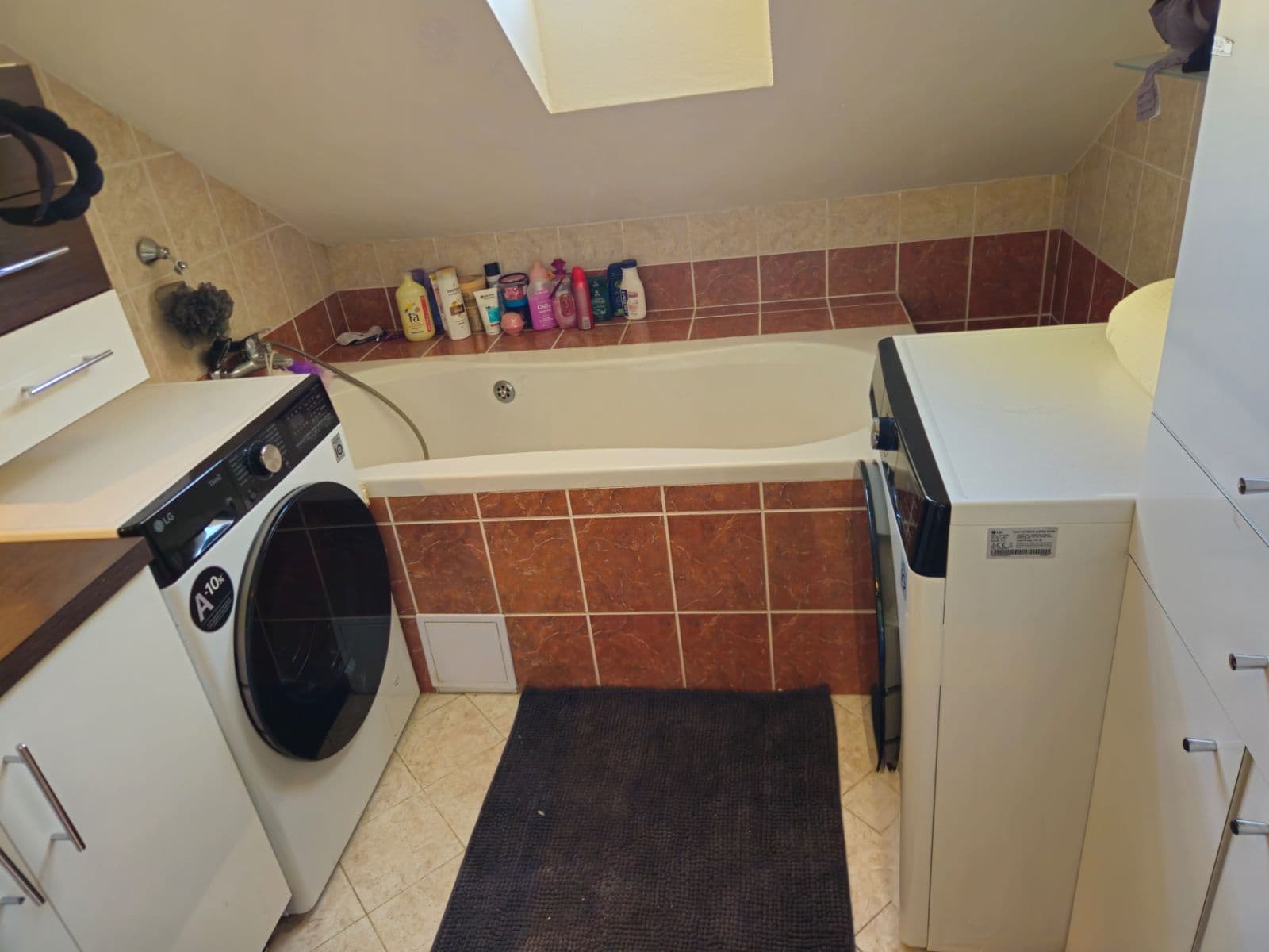 Pronájem bytu 2+kk 78 m², Komárovská, Brno, Jihomoravský kraj Pronájem bytu 2+kk 78 m², Komárovská, Brno, Jihomoravský kraj