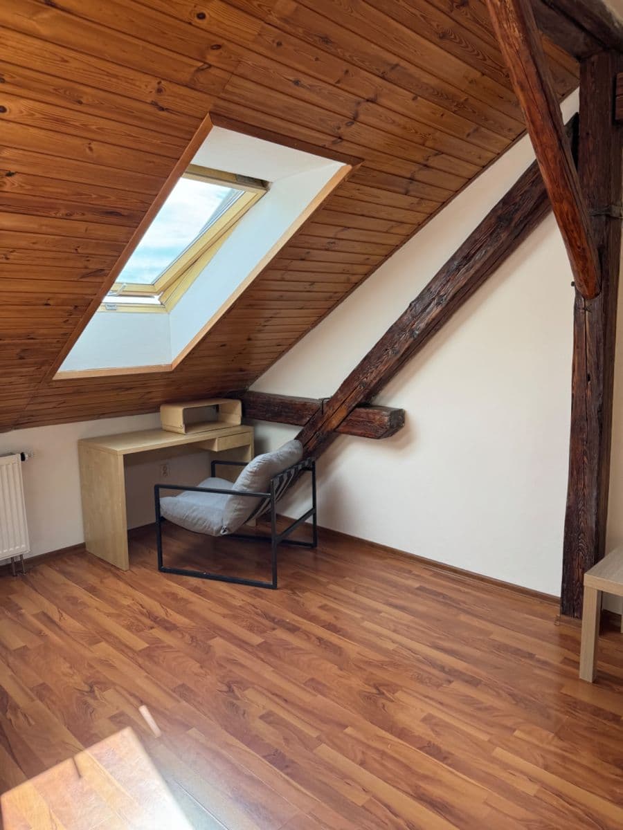 Pronájem bytu 2+kk 78 m², Komárovská, Brno, Jihomoravský kraj Pronájem bytu 2+kk 78 m², Komárovská, Brno, Jihomoravský kraj