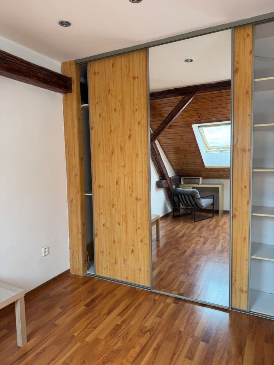 Pronájem bytu 2+kk 78 m², Komárovská, Brno, Jihomoravský kraj Pronájem bytu 2+kk 78 m², Komárovská, Brno, Jihomoravský kraj