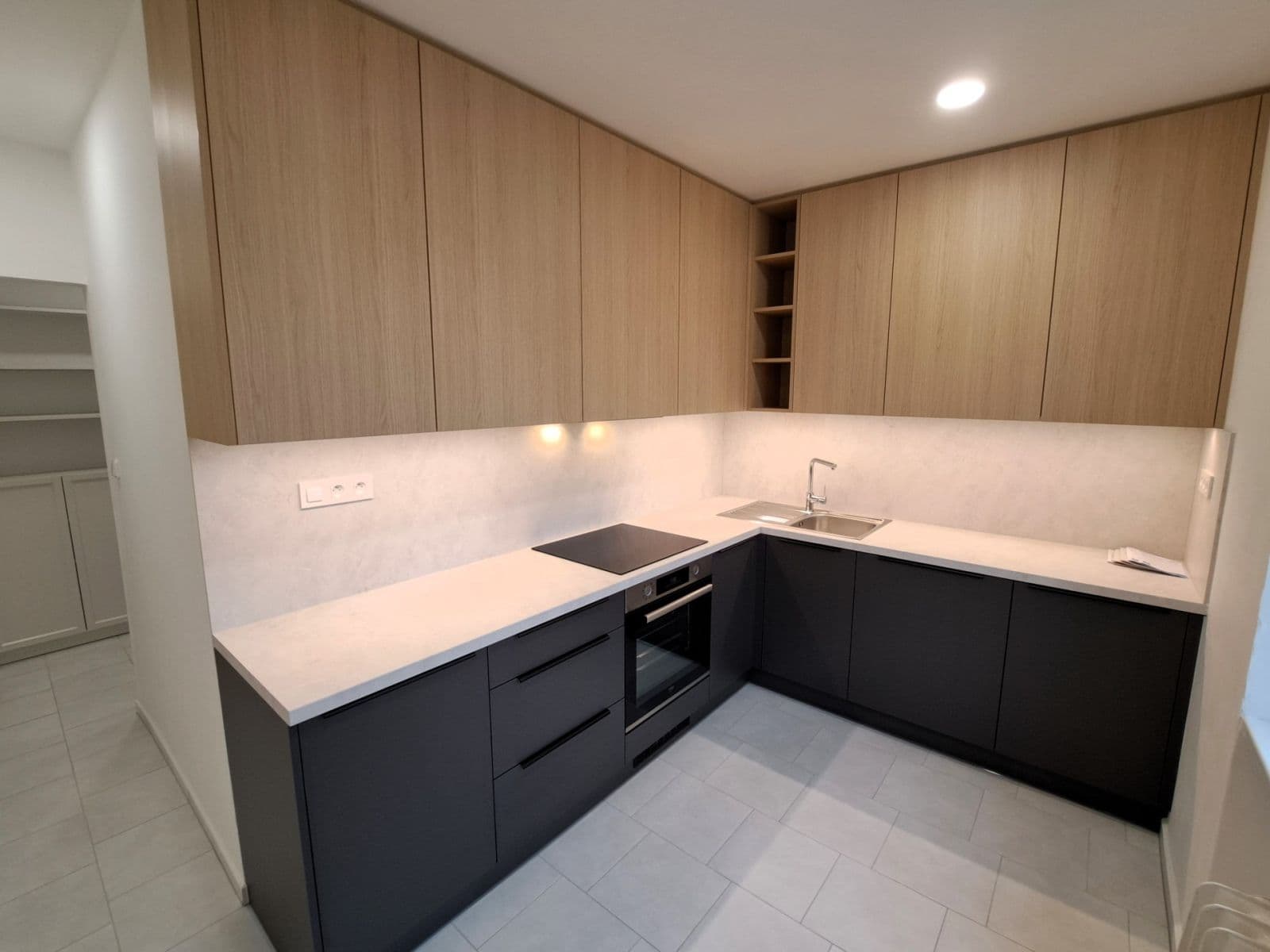 Prodej bytu 2+1 52 m², třída SNP, Hradec Králové, Královéhradecký kraj Prodej bytu 2+1 52 m², třída SNP, Hradec Králové, Královéhradecký kraj