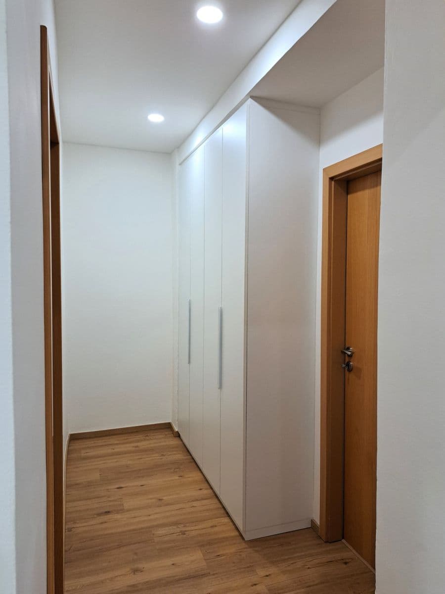 Prodej bytu 2+1 52 m², třída SNP, Hradec Králové, Královéhradecký kraj Prodej bytu 2+1 52 m², třída SNP, Hradec Králové, Královéhradecký kraj